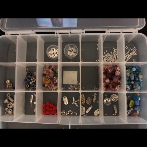 Huge lot of jewelry making accessories - Picture 2 of 10
